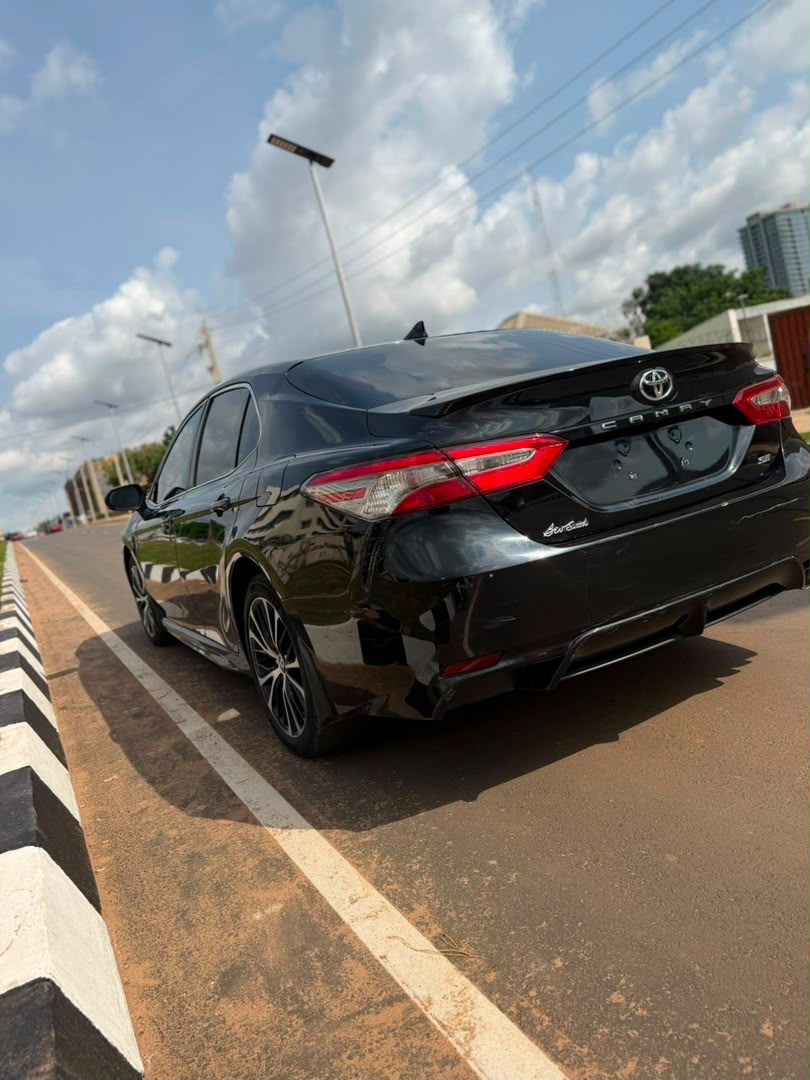 
								SUPER CLEAN FOREIGN USED TOYOTA CAMRY SE 2019 (LANDED 2 WEEKS AGO)  ORIGINAL DUTY 📃  PRICE: 28M 💰  ABUJA DEAL 📍  NATIONWIDE DELIVERY full									