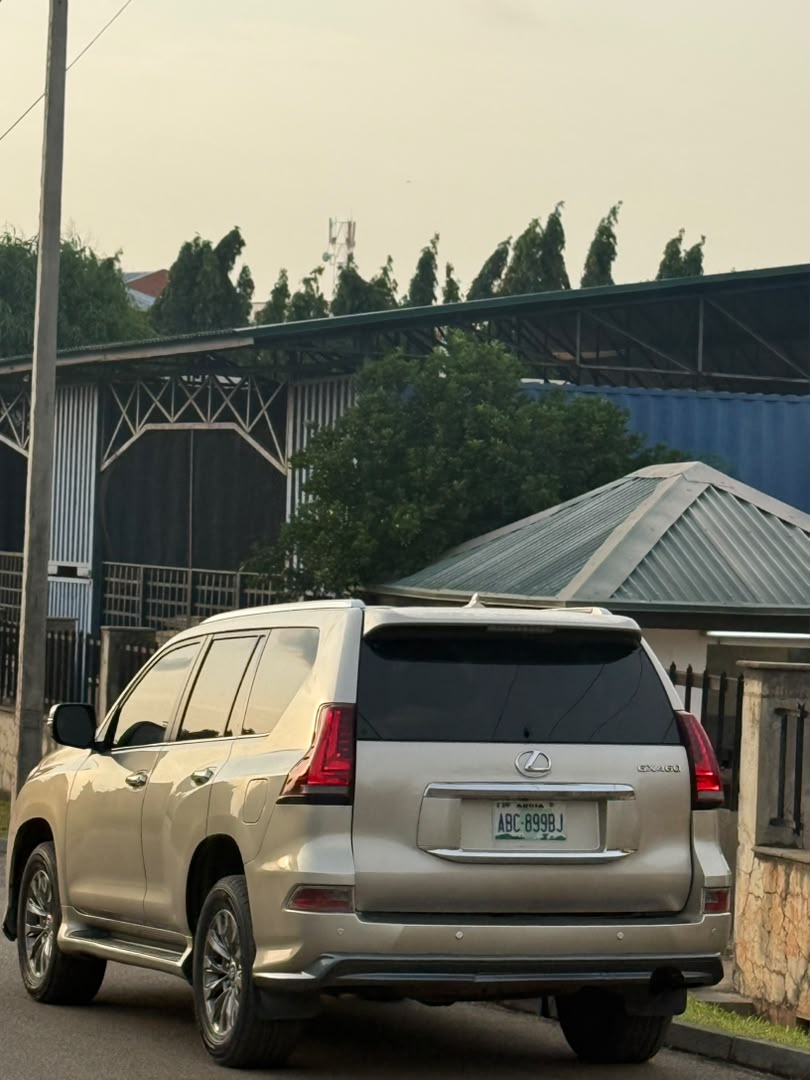 
								Distress Sell Extremely Clean Used Lexus GX460 2012 Upgraded to 2018 for just 25.9m  Abuja full									