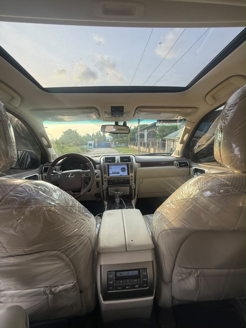 
								Distress Sell Extremely Clean Used Lexus GX460 2012 Upgraded to 2018 for just 25.9m  Abuja full									