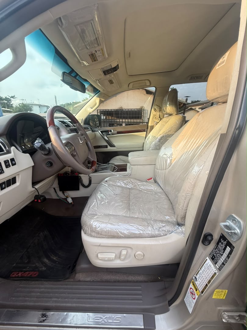 
								Distress Sell Extremely Clean Used Lexus GX460 2012 Upgraded to 2018 for just 25.9m  Abuja full									