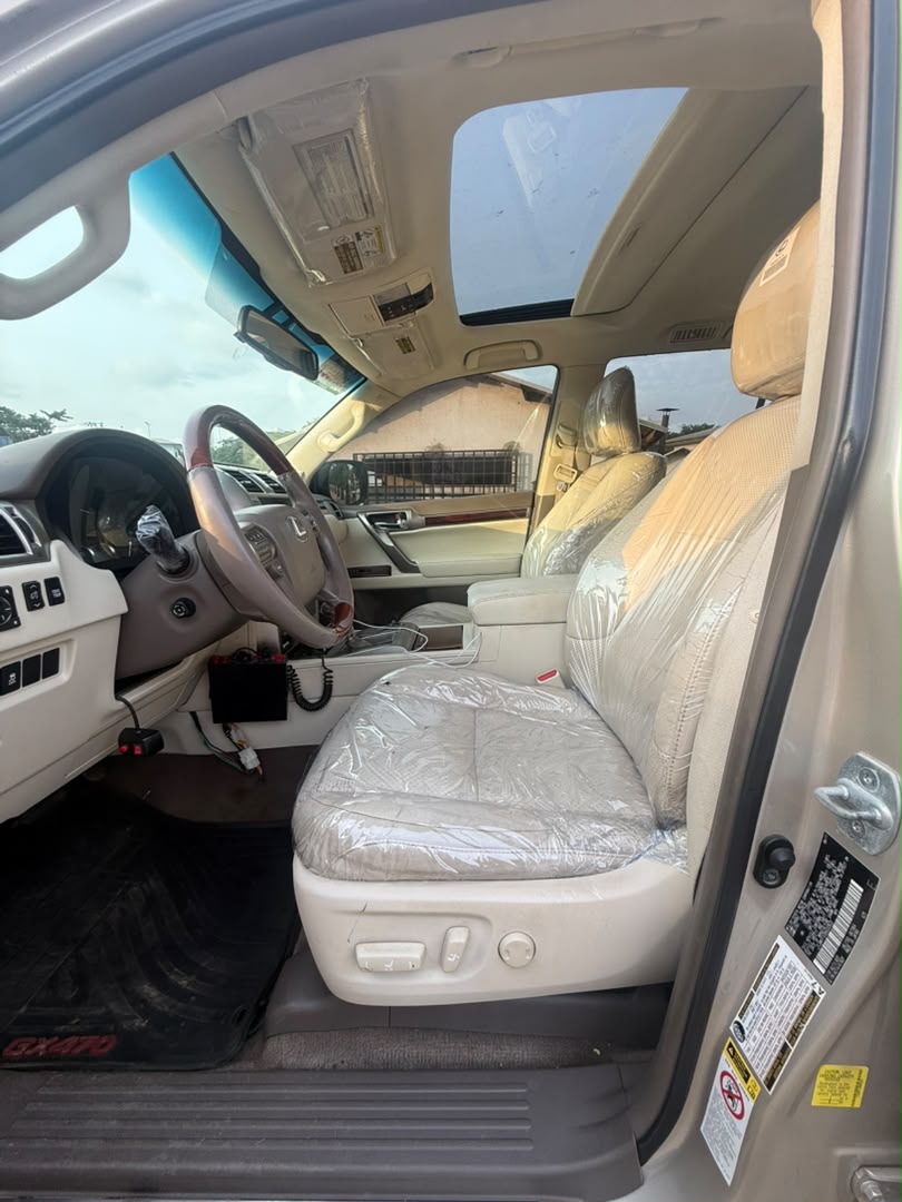 
								Distress Sell Extremely Clean Used Lexus GX460 2012 Upgraded to 2018 for just 25.9m  Abuja full									
