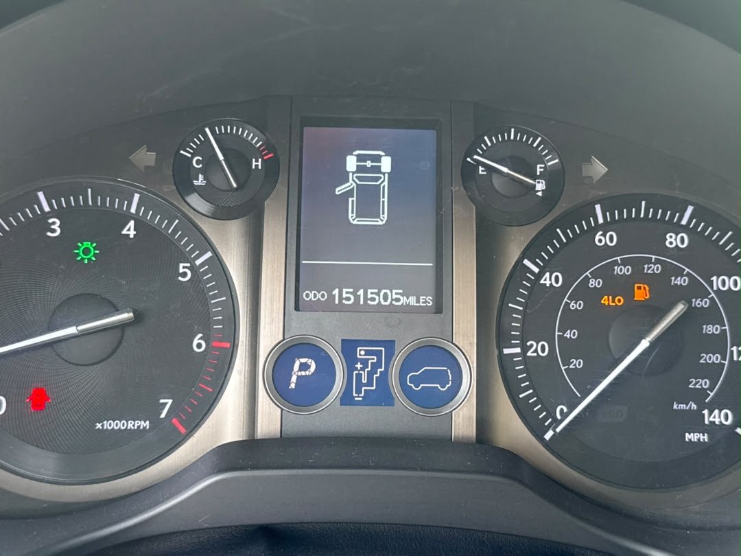 
								Distress Sell Extremely Clean Used Lexus GX460 2012 Upgraded to 2018 for just 25.9m  Abuja full									