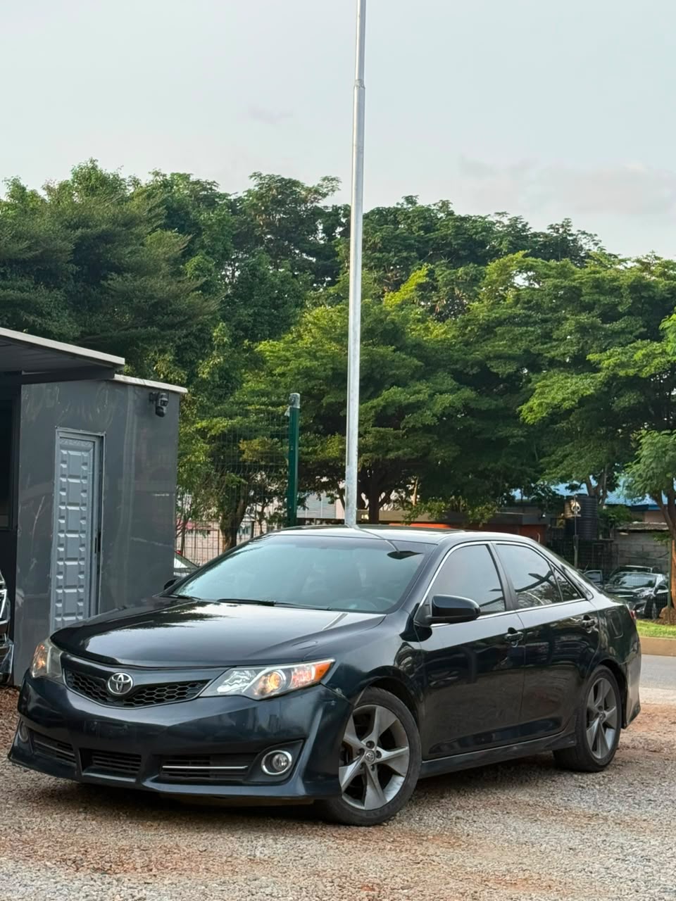 
								DISTRESS DEAL‼️  NEATLY USED TOYOTA CAMRY SE 2013 MODEL WITH  UNTEMPERED V6 ENGINE AND GEAR, CHILLING AC, SUNROOF, KEYLESS ENTRY, ORIGINAL DOCUMENT  💰8.7m net. Abuja full									