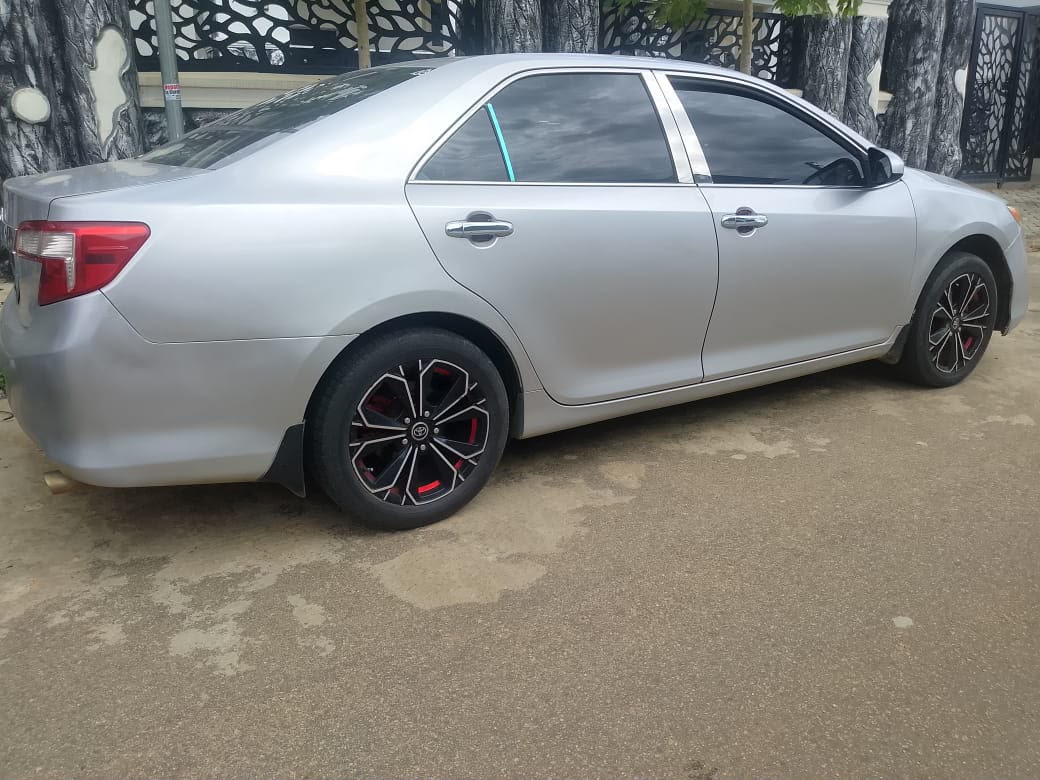 
								Belgium Standard Toyota Camry 2014 SE for just 9.5M Abuja full									