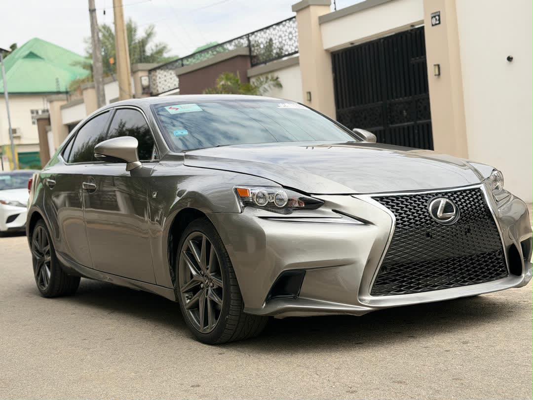 
								Super distress Lexus IS 250 F spot 2015 make an offer full									