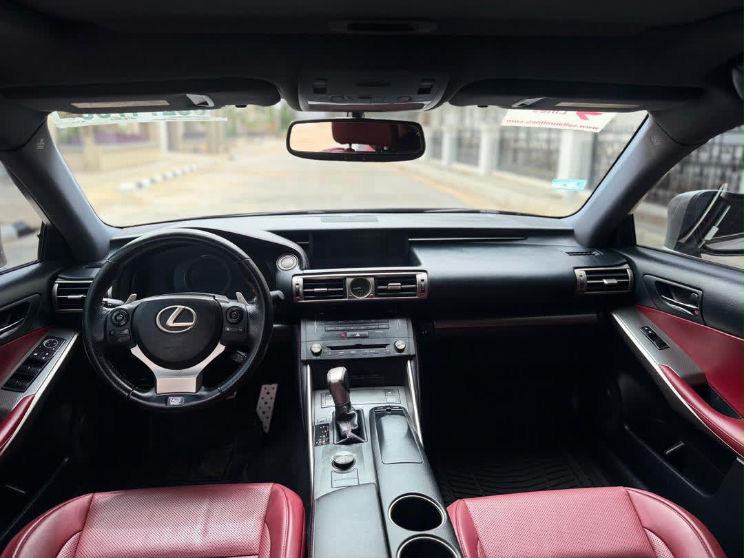 
								Super distress Lexus IS 250 F spot 2015 make an offer full									