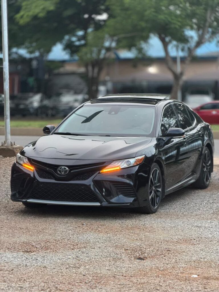 New entry 2018 direct Belgium 2018 Toyota Camry XSE with keyless, double panoramic roof , v4 engine , red interior and with duty 25m only location is ABUJA.