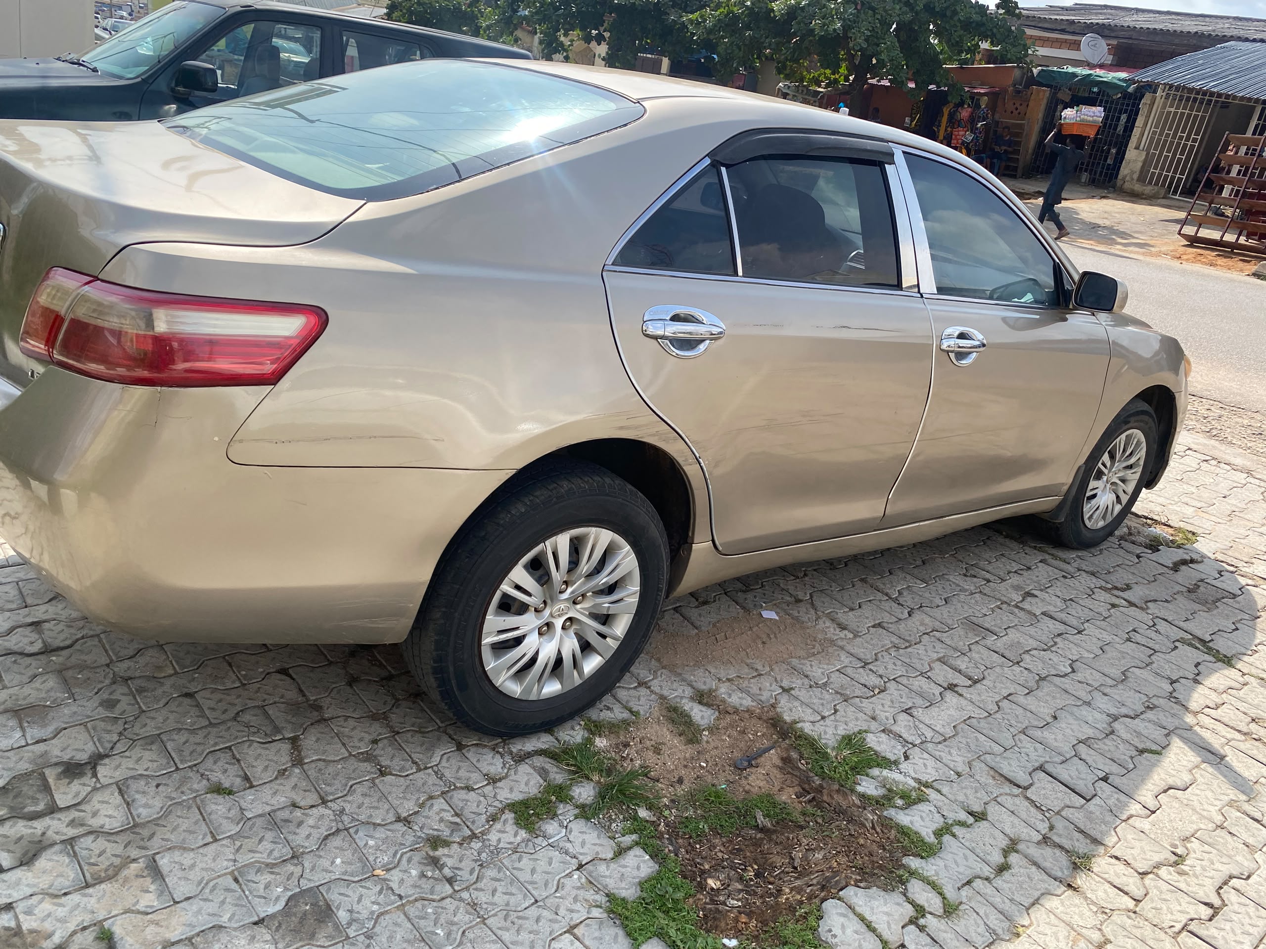 
								Distress Toyota Camry (muscle) with sound engine and gear Ac chilling. Price~ 5.2M settlement~ 150k Location~ Kubwa,Abuja. Car with me full									
