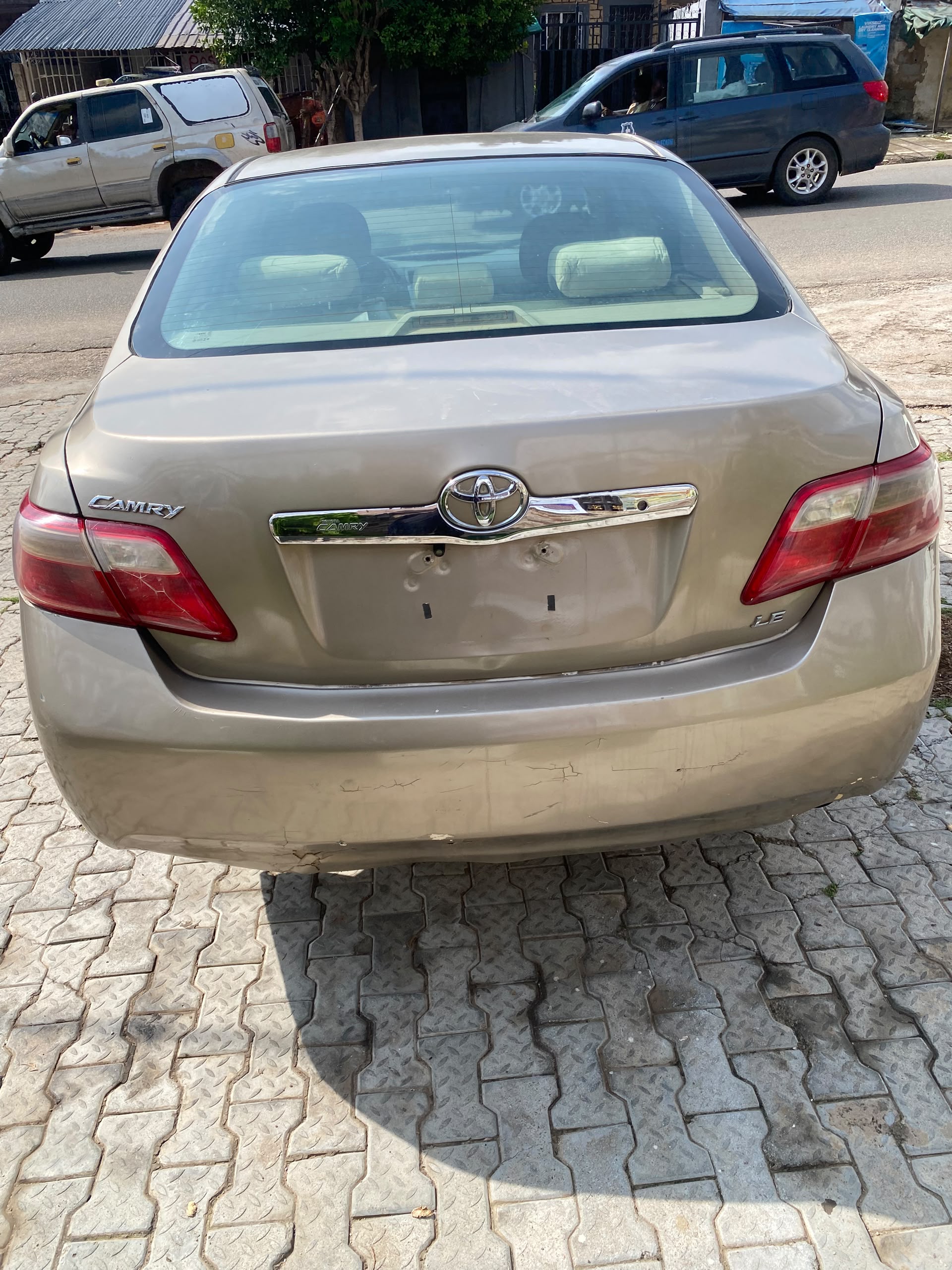 
								Distress Toyota Camry (muscle) with sound engine and gear Ac chilling. Price~ 5.2M settlement~ 150k Location~ Kubwa,Abuja. Car with me full									