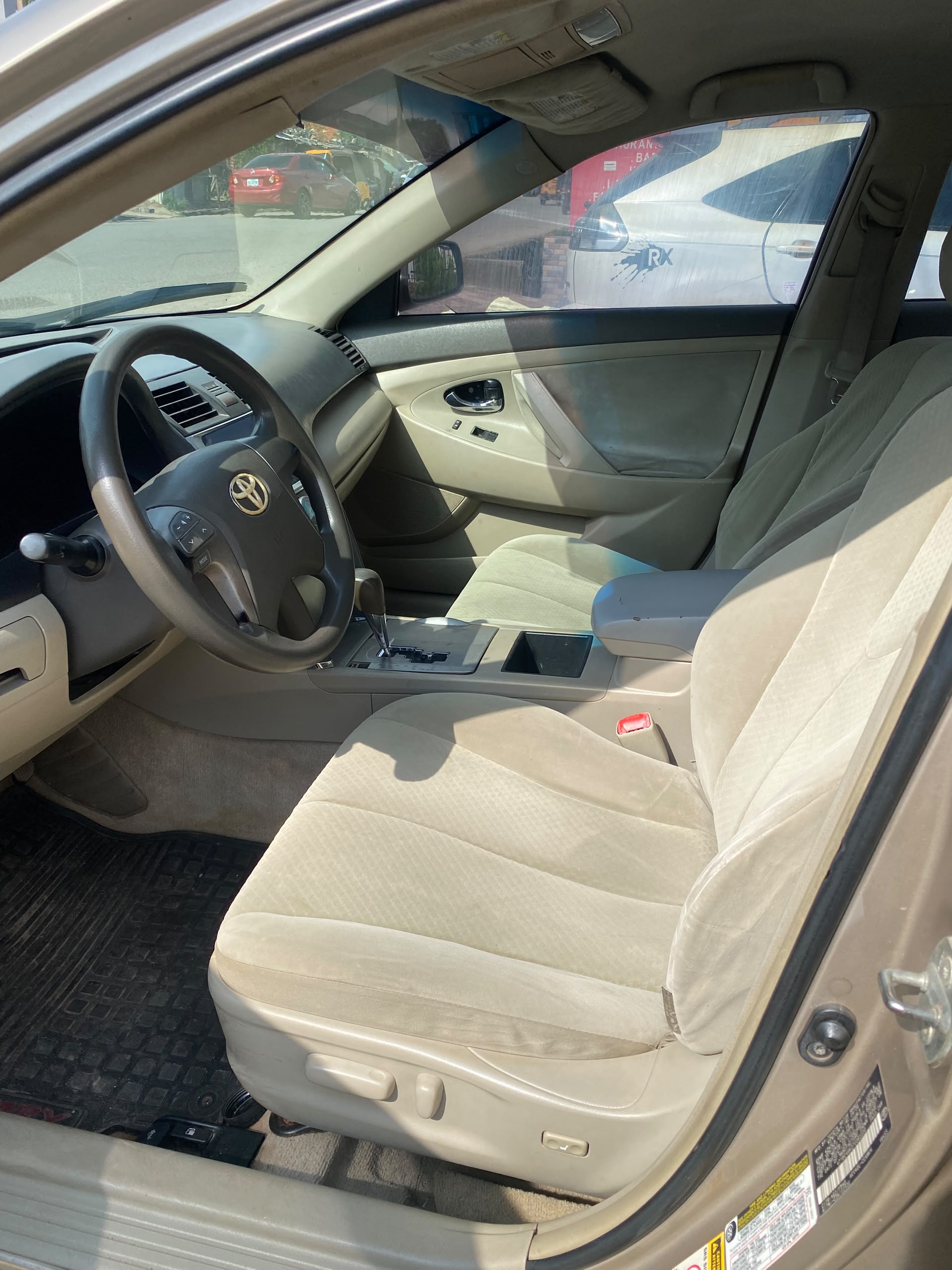 
								Distress Toyota Camry (muscle) with sound engine and gear Ac chilling. Price~ 5.2M settlement~ 150k Location~ Kubwa,Abuja. Car with me full									