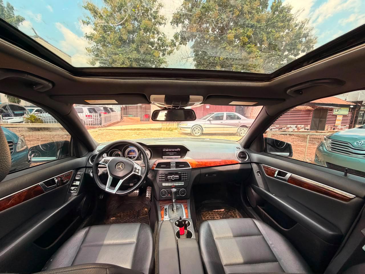 
								Dealers deal Neatly use 2013 Mercedes Benz C300 black engine and keyless for only 6.7m. Ac need attention. full									