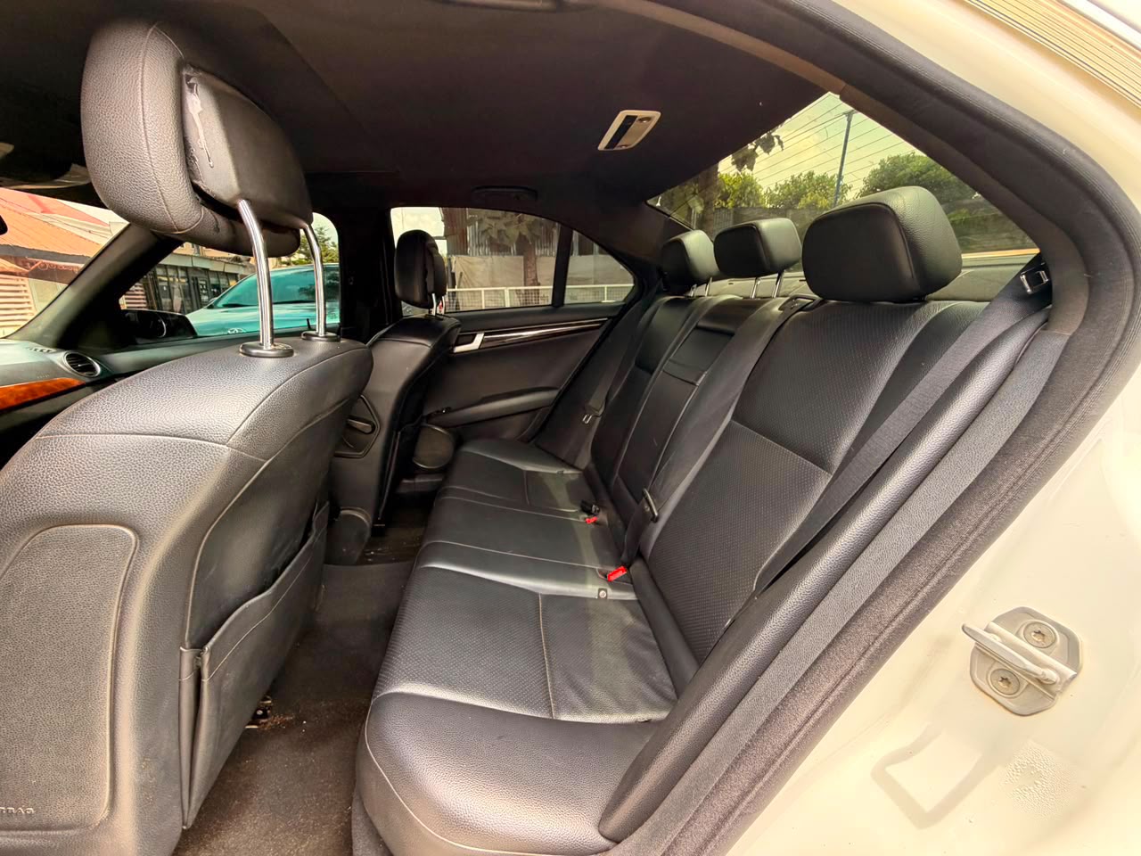 
								Dealers deal Neatly use 2013 Mercedes Benz C300 black engine and keyless for only 6.7m. Ac need attention. full									