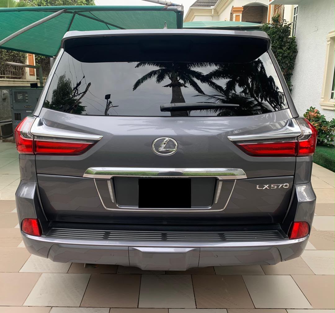 
								2019 on belt Lexus LX570  Brandnew standard  Very low mileage  Neatly used still in Brandnew condition  88M with owner full									