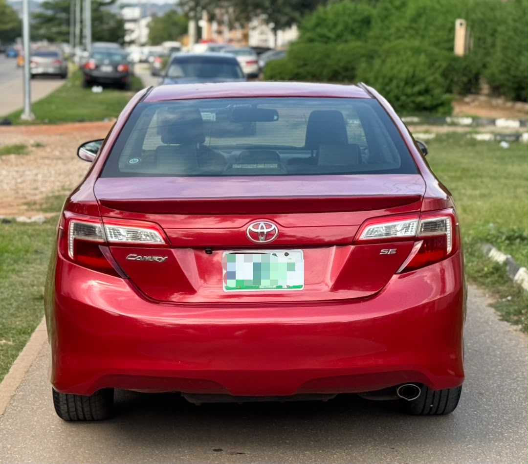 
								Urgent money needed🚨‼️Extremely clean ‼️ Belgium Excape Toyota camry SE 2014 untempered engine nd gear everything perfect going for 8.3 Hurry up before u hear sold full									