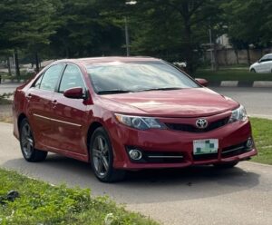 Urgent money needed🚨‼️Extremely clean ‼️ Belgium Excape Toyota camry SE 2014 untempered engine nd gear everything perfect going for 8.3 Hurry up before u hear sold