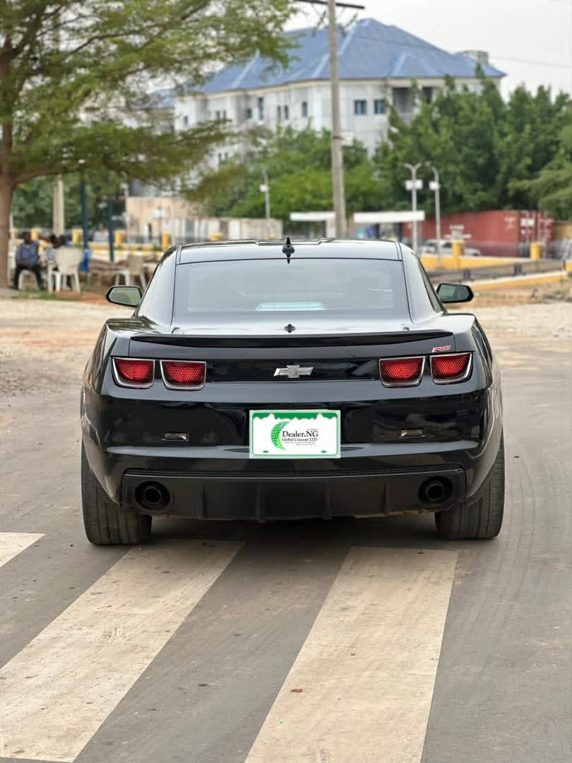 
								Unregistered 2013 fully uplifted to 2016 Chevrolet Camaro, with Dubai kits, still very new and extremely sound, Full customs duty, brand new tires. Abuja  9.8M full									