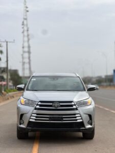 Direct Belgium Toyota Highland 2018 model going for 29m. Everything working perfectly, buyer settle 300
