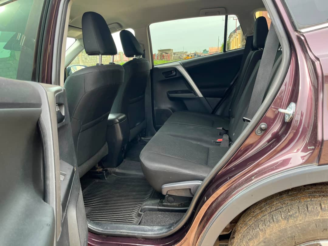 
								Direct Belgium 2017 Toyota Rav4, every thing untempered going for 25m full									