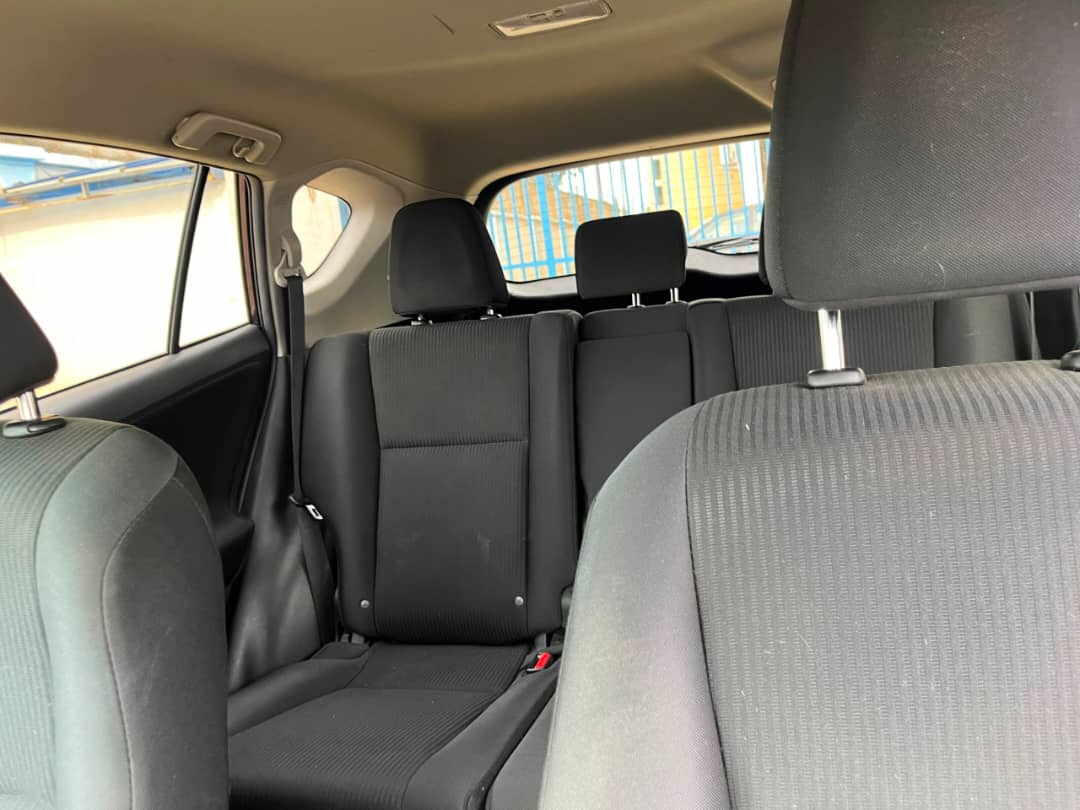 
								Direct Belgium 2017 Toyota Rav4, every thing untempered going for 25m full									