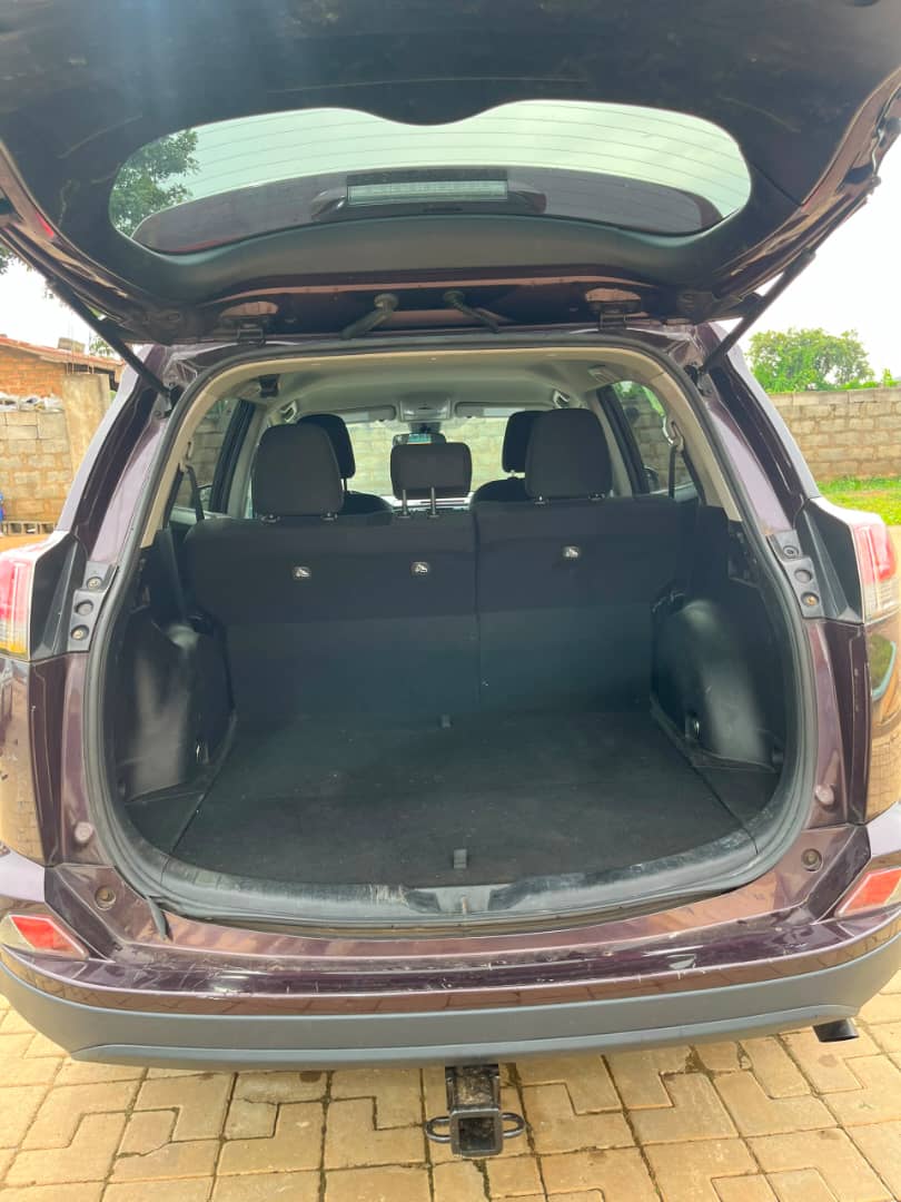 
								Direct Belgium 2017 Toyota Rav4, every thing untempered going for 25m full									