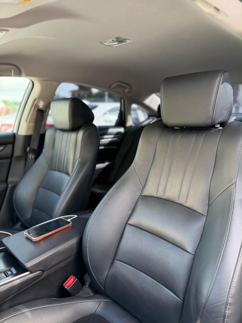 
								CLEAN FOREIGN USED 2021 HONDA ACCORD SPORT  PRICE: 25.5M full									