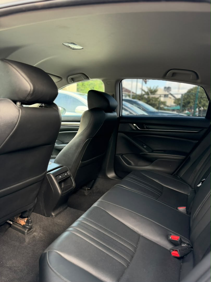 
								CLEAN FOREIGN USED 2021 HONDA ACCORD SPORT  PRICE: 25.5M full									