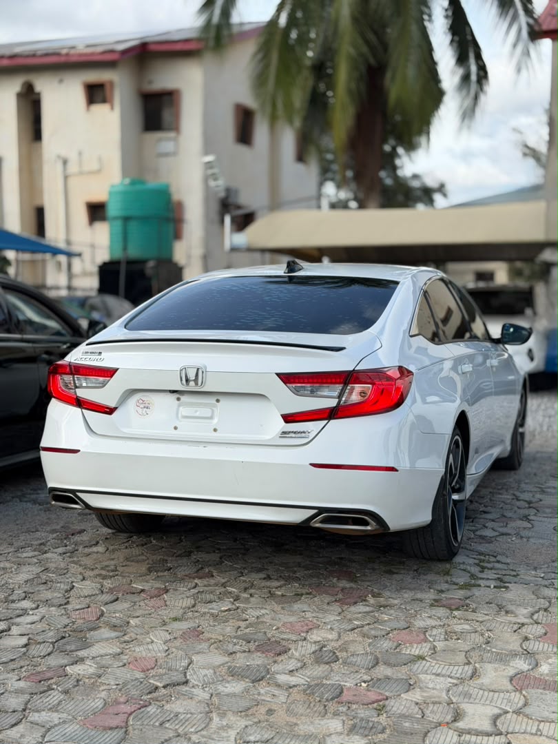 
								CLEAN FOREIGN USED 2021 HONDA ACCORD SPORT  PRICE: 25.5M full									