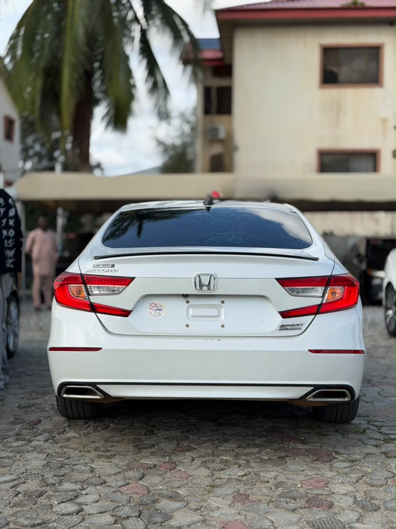 
								CLEAN FOREIGN USED 2021 HONDA ACCORD SPORT  PRICE: 25.5M full									