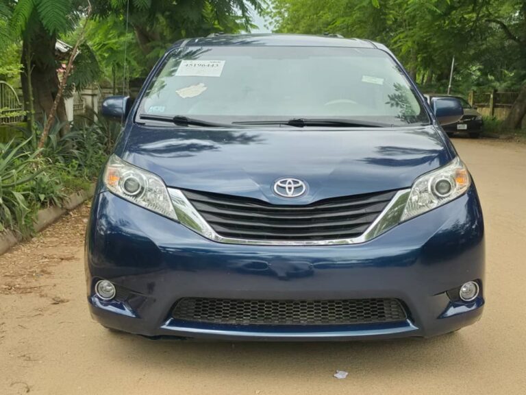 Awoof Deal: Direct Belgium 2011 Toyota Sienna LE with July 2026 Duty, Power door and super clean interior going for just 14m only. Na pump price
