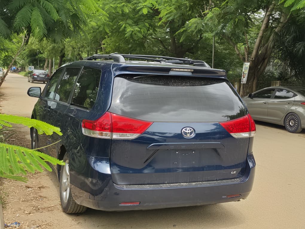 
								Awoof Deal: Direct Belgium 2011 Toyota Sienna LE with July 2026 Duty, Power door and super clean interior going for just 14m only. Na pump price full									