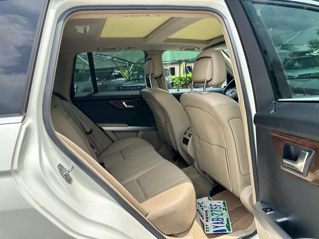 
								Foreign used 2011 GLK350 Benz for 15.5m Abuja full									