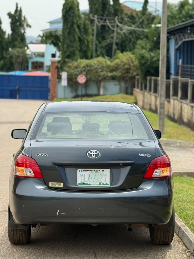 
								Extremely clean used Toyota Yaris 2009 for just 6.5m Abuja full									