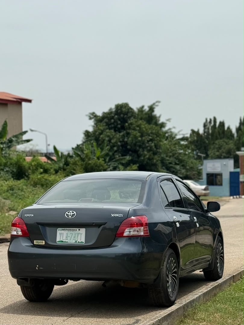 
								Extremely clean used Toyota Yaris 2009 for just 6.5m Abuja full									
