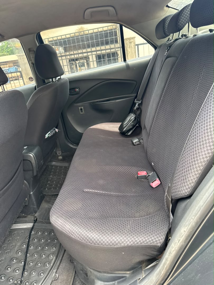 
								Extremely clean used Toyota Yaris 2009 for just 6.5m Abuja full									