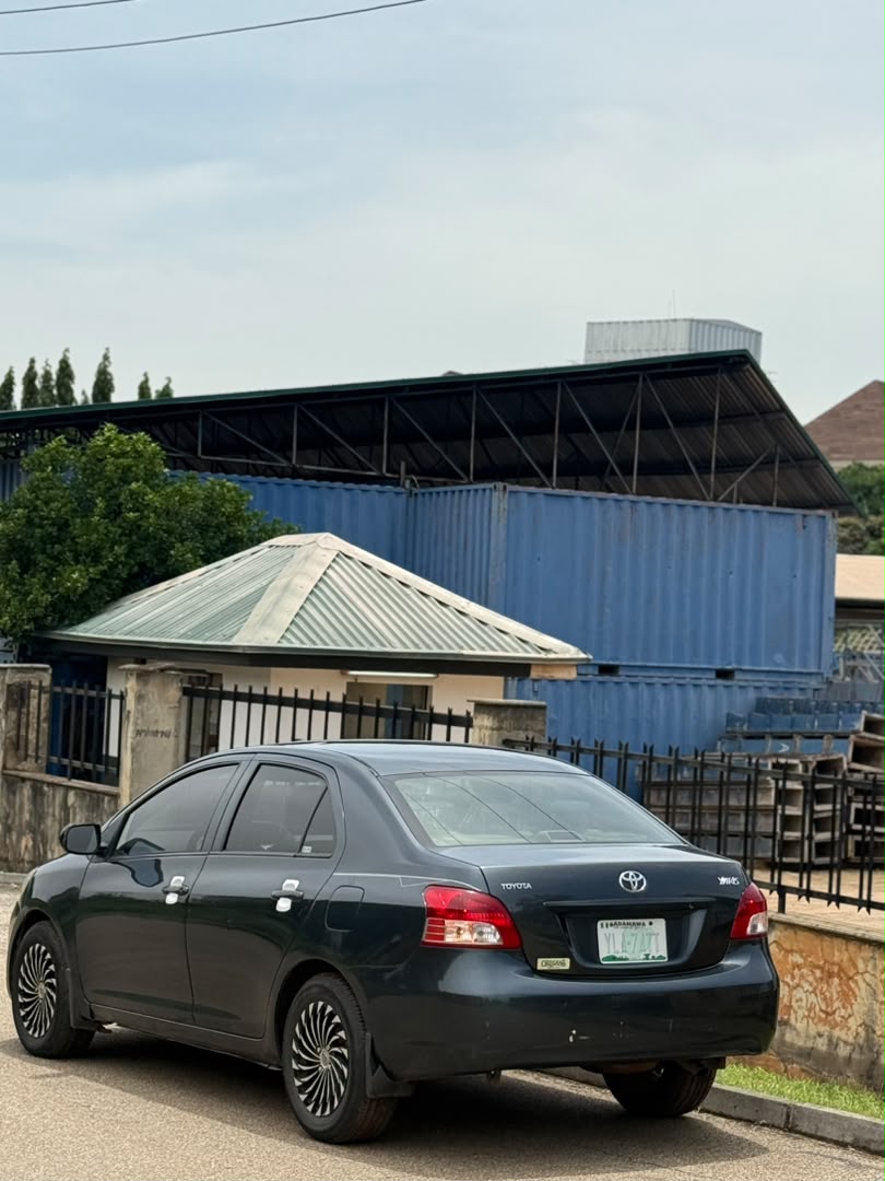 
								Extremely clean used Toyota Yaris 2009 for just 6.5m Abuja full									
