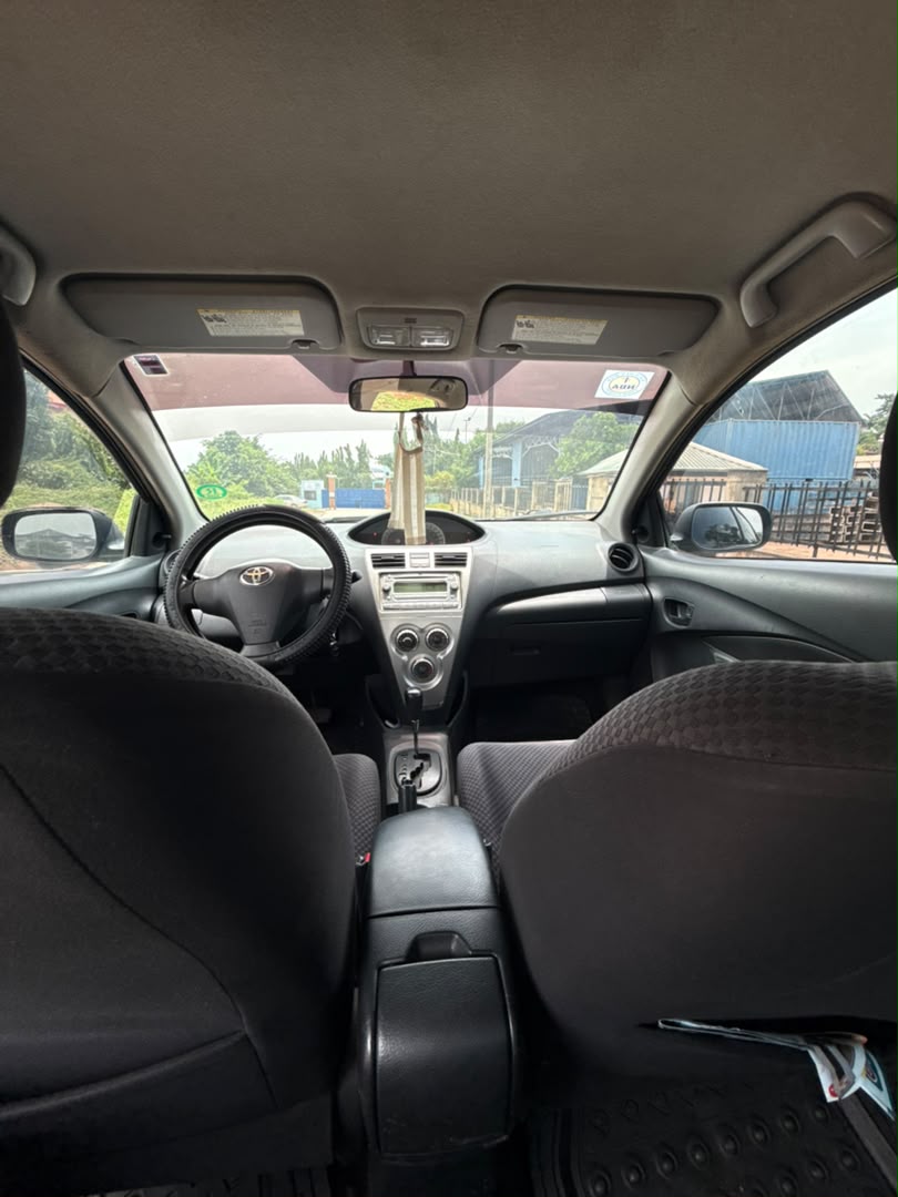 
								Extremely clean used Toyota Yaris 2009 for just 6.5m Abuja full									