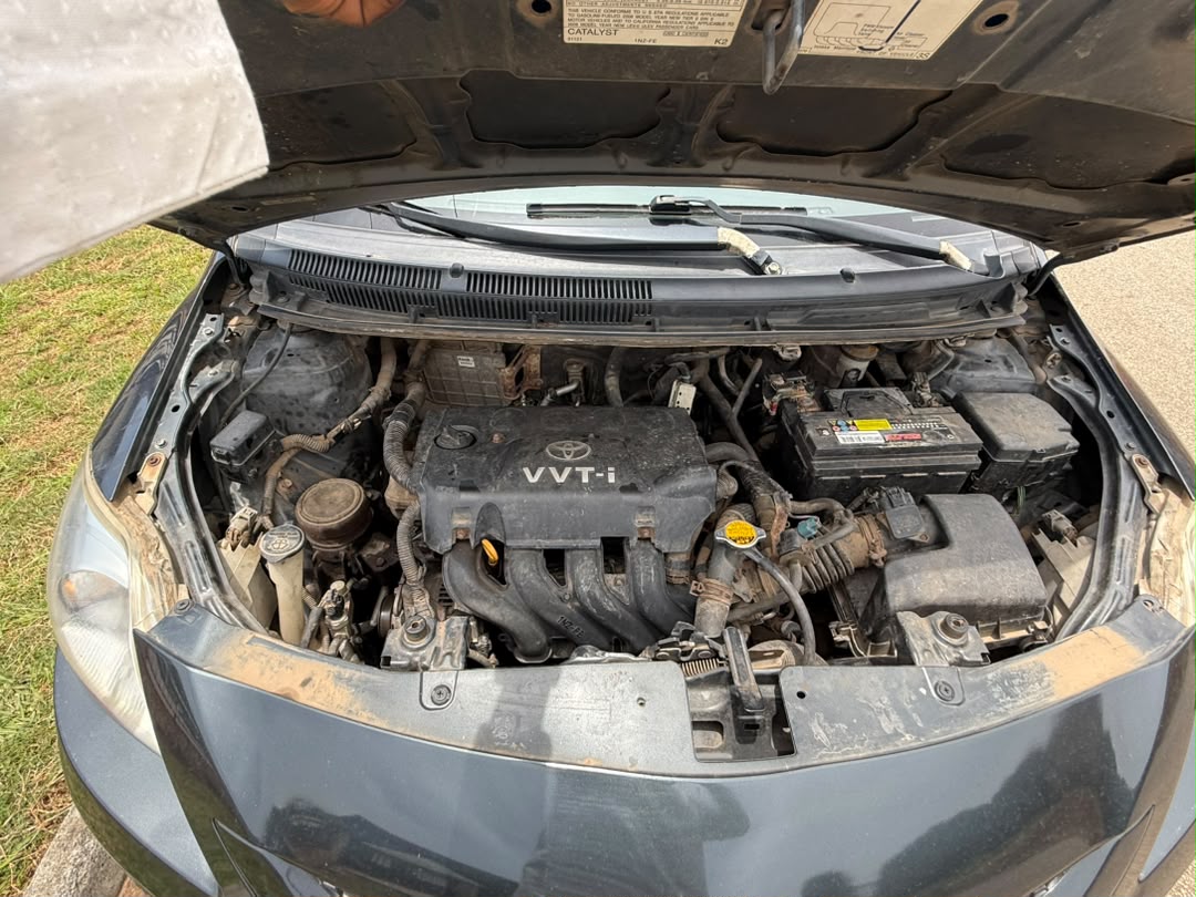 
								Extremely clean used Toyota Yaris 2009 for just 6.5m Abuja full									