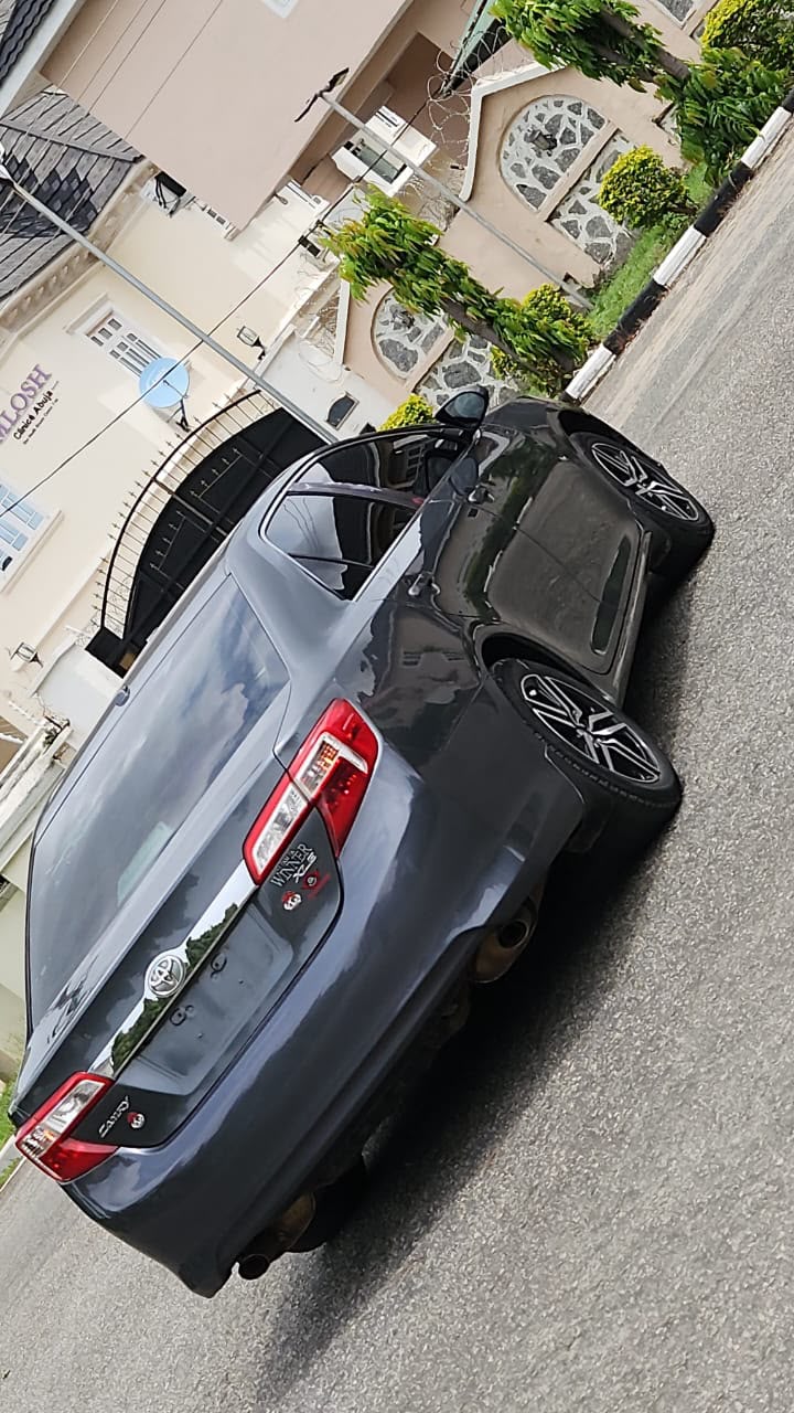 
								Belgium standard 2013 camry XLE V6, keyless entry, sunroof and back AC vent available with me @10m*abujadeal full									