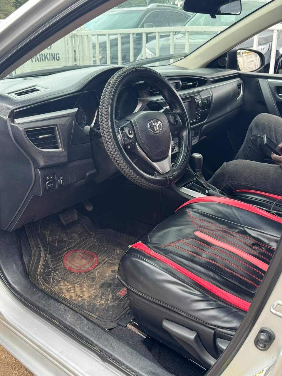 
								Distress sale Corolla 2014 is available price 9.5 million full									