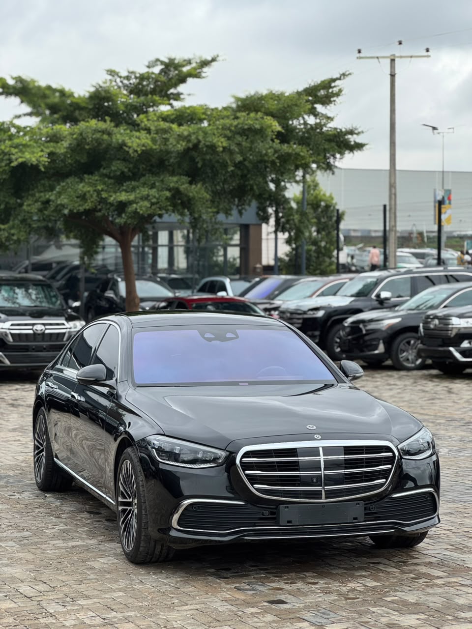 
								Bought brand new Slightly used Mercedes Benz S 500  With original duty  Clean interior  Going for 160m  Abuja full									