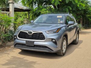 Fresh Arrival: Extremely clean foreign used 2022 Toyota highlander Limited Edition with July 2026 Duty everything mint going for just 50m