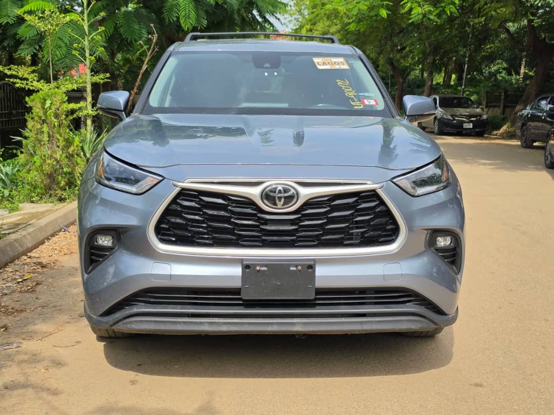 
								Fresh Arrival: Extremely clean foreign used 2022 Toyota highlander Limited Edition with July 2026 Duty everything mint going for just 50m full									