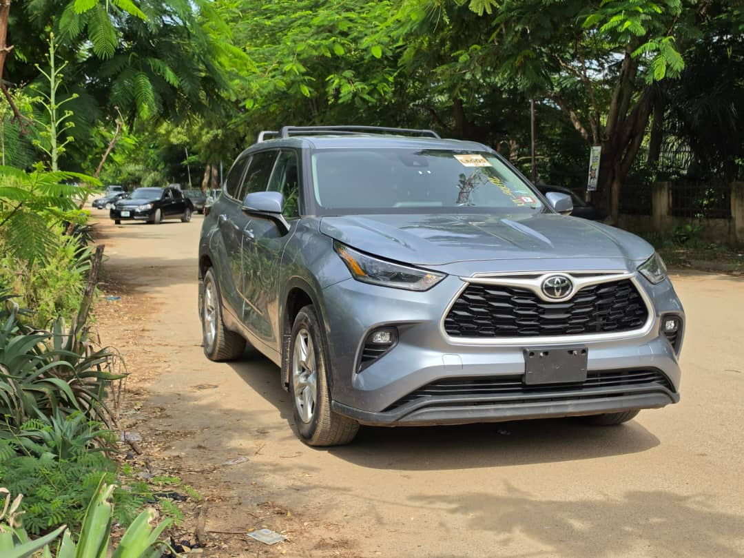 
								Fresh Arrival: Extremely clean foreign used 2022 Toyota highlander Limited Edition with July 2026 Duty everything mint going for just 50m full									