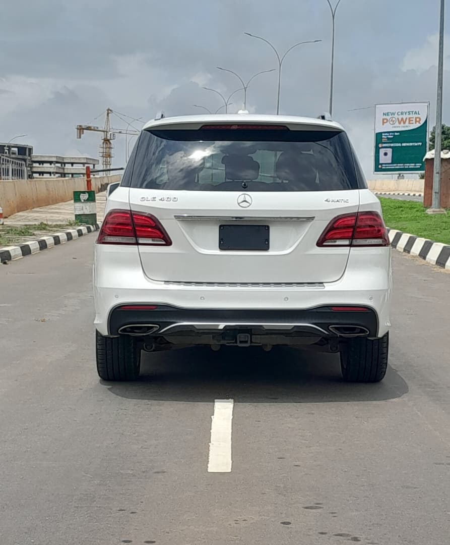 
								FOREIGN USED 2016 GLE400 FULLEST OPTION ACCIDENT FREE IN PRISTINE CONDITION NOTHING TO FIX WITH ORIGINAL CUSTOM DUTY FULLY PAID GOING FOR 37M ABUJA DEAL full									