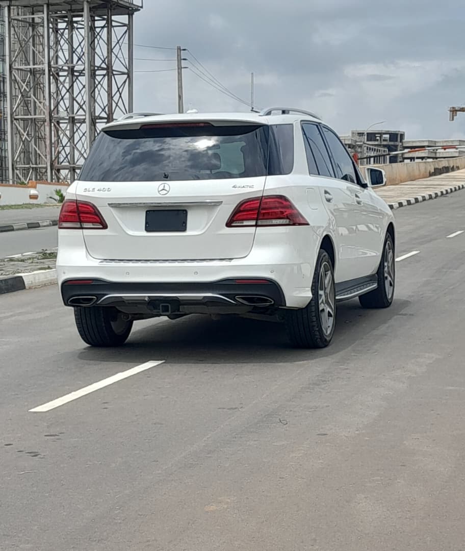 
								FOREIGN USED 2016 GLE400 FULLEST OPTION ACCIDENT FREE IN PRISTINE CONDITION NOTHING TO FIX WITH ORIGINAL CUSTOM DUTY FULLY PAID GOING FOR 37M ABUJA DEAL full									