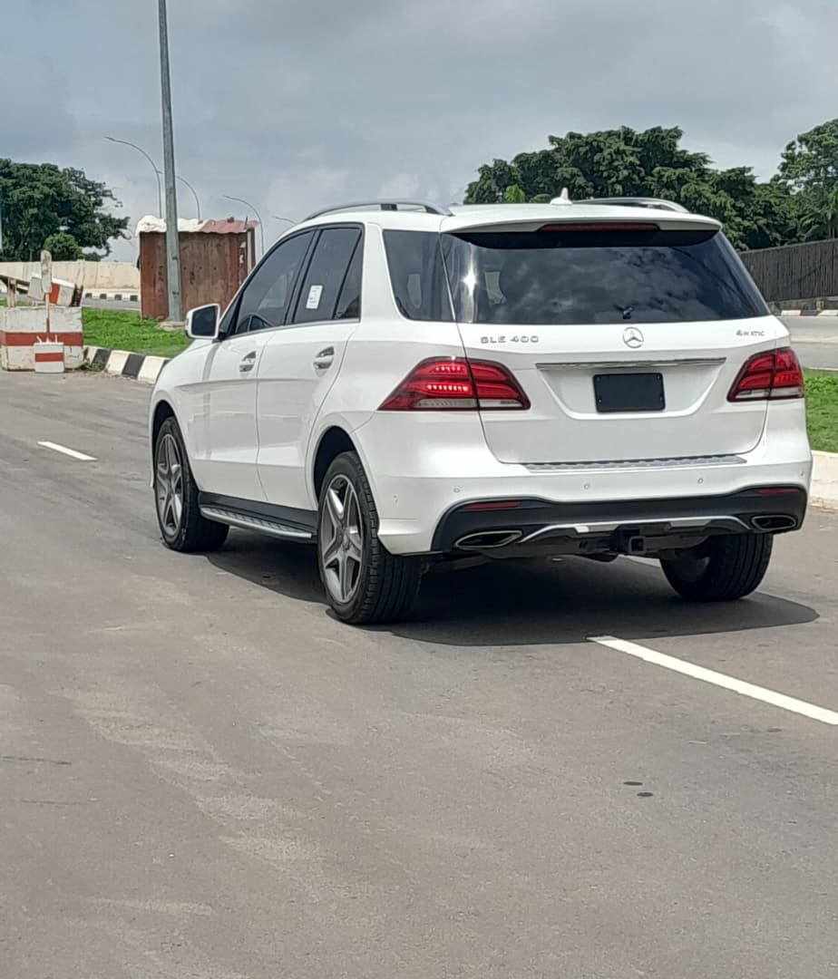 
								FOREIGN USED 2016 GLE400 FULLEST OPTION ACCIDENT FREE IN PRISTINE CONDITION NOTHING TO FIX WITH ORIGINAL CUSTOM DUTY FULLY PAID GOING FOR 37M ABUJA DEAL full									