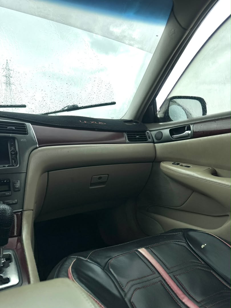 
								Giveaway Deal‼️‼️‼️ Carefully Used Lexus Es330 car is in pristine condition untouched engine and gear Ac chilling with proper documentation going for just 4.2m Last to my pockets Add sambo with me Lugbe Abuja📍 ZERO CHAIN DEAL full									