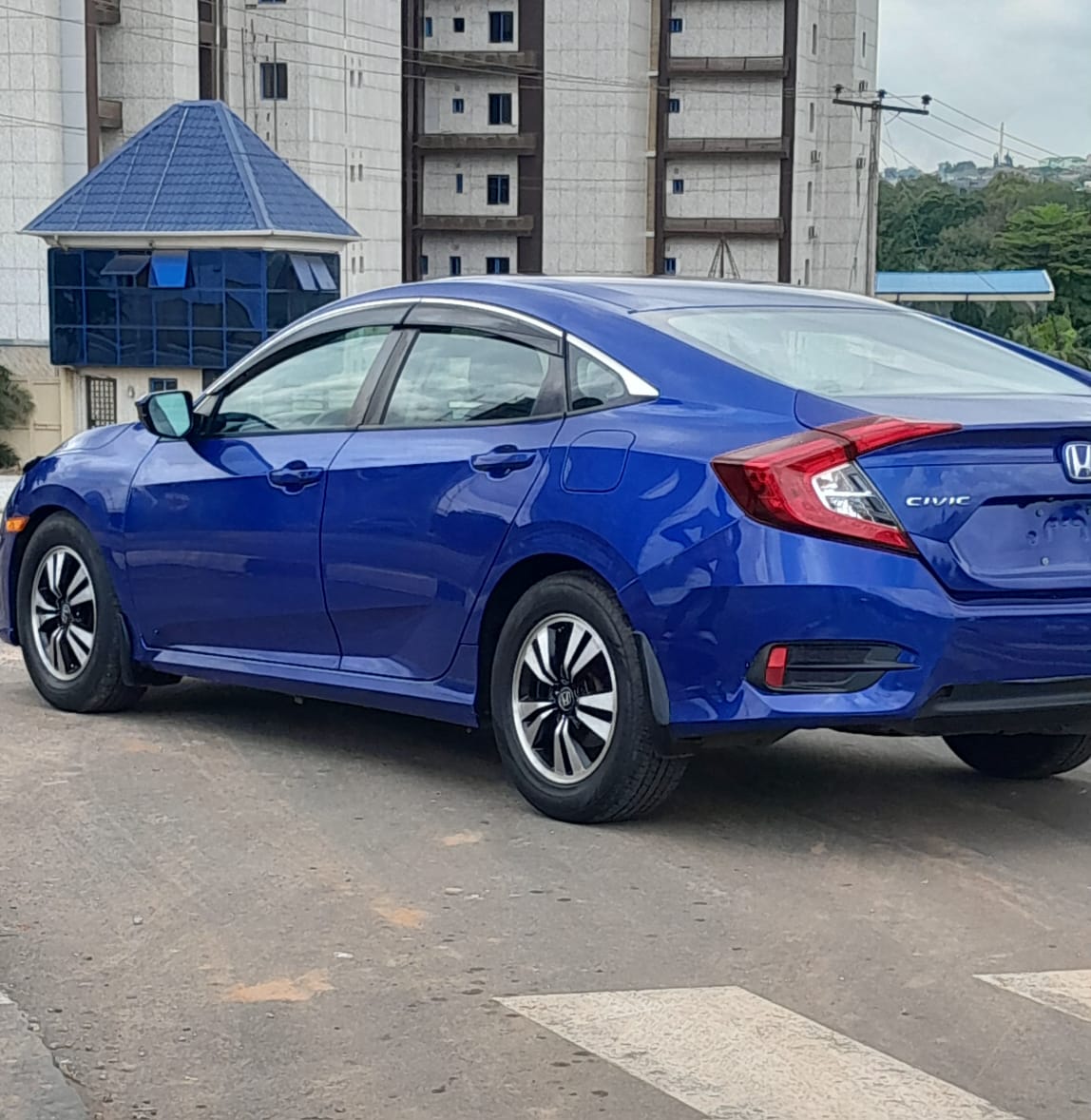 
								FOREIGN USED 2016 HONDA CIVIC WITH ORIGINAL CUSTOM DUTY UNTAMPERED SYSTEM GOING FOR 14.7M ABUJA DEAL full									