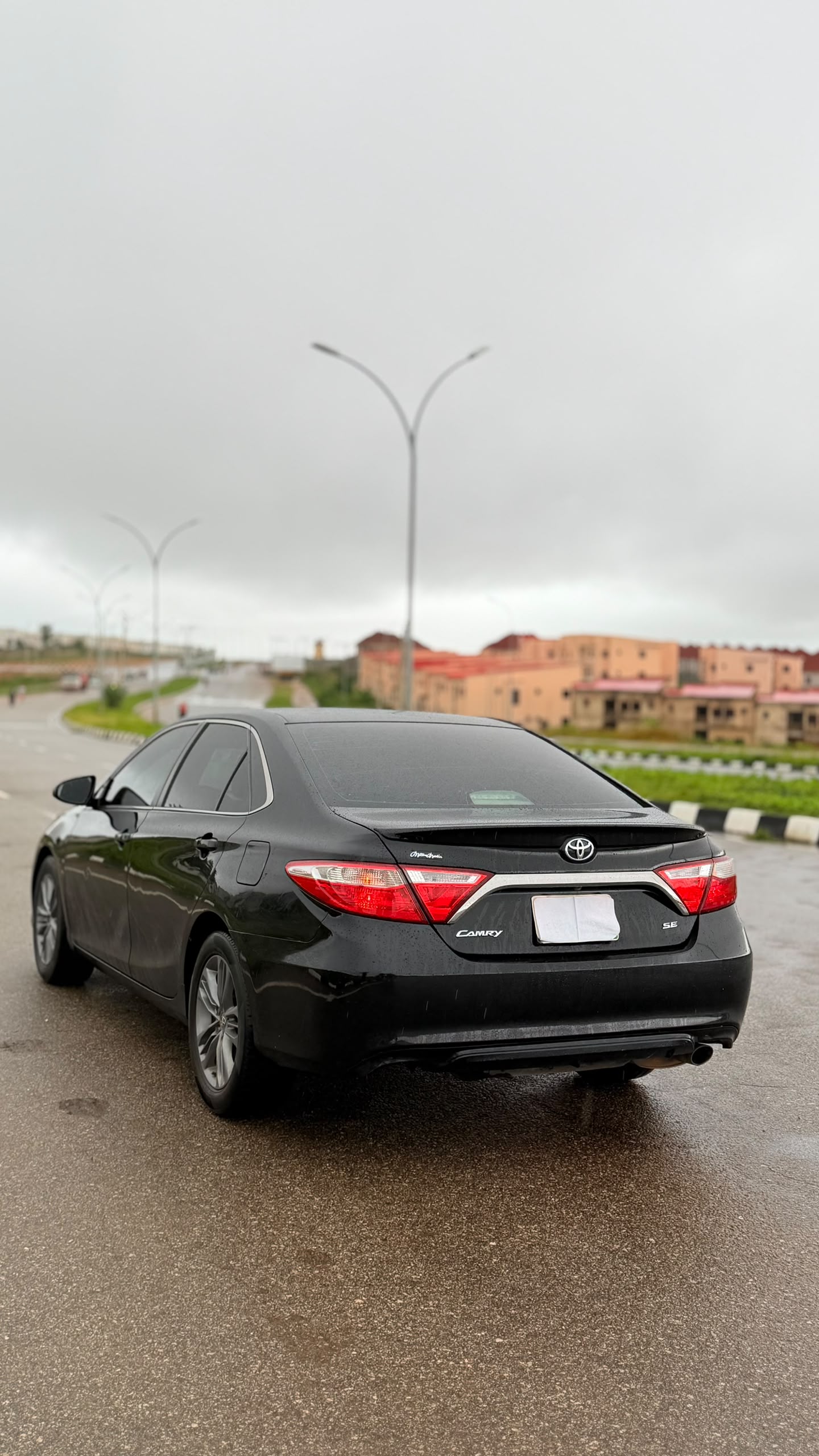
								FEW MONTHS REGISTERED 2016 TOYOTA CAMRY SE WITH KEY ENTRY V4 ENGINE UNTEMPERED SYSTEM BRING YOUR BEST MECHANIC AC FREEZING 🥶 AND VERIFIED DOCUMENTS VALID FOR 12.5 MILLION NAIRA ONLY full									