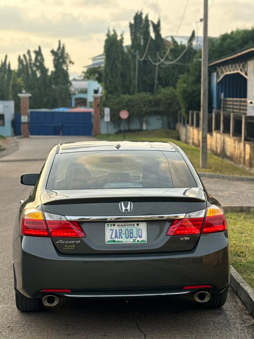 
								Extremely Clean Used Honda Accord 2014 V6 Engine for just 9.9m Abuja full									